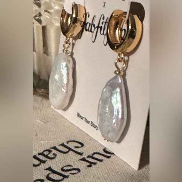 OUR SPARE CHANGE~FRESHWATER PEARL 18K GOLD HUGGIE EARRINGS~NEW WITH TAGS & BAG - Picture 10 of 16